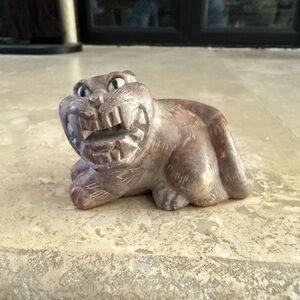Vintage hand carved stone lion figurine/sculpture / paperweight